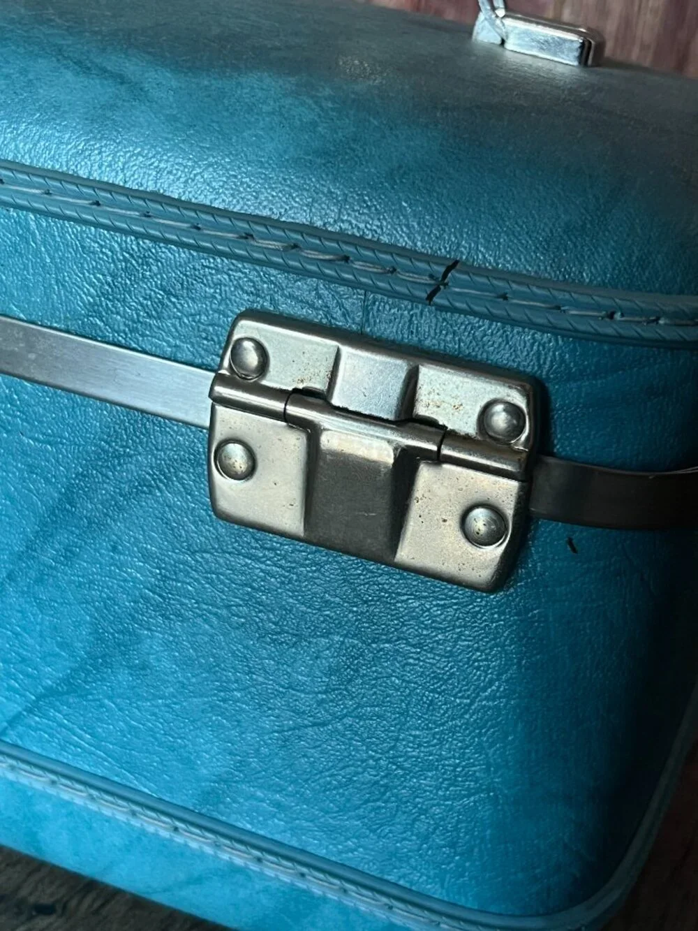 Vintage American Tourister Train Case Turquoise Blue Hard Shell Cosmetic Luggage
